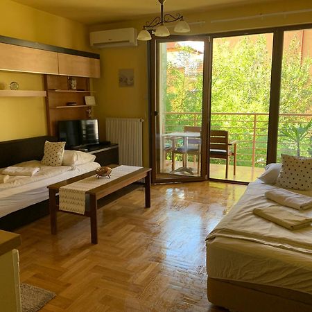 Mandarin Wellness Apartman Siofok Ngoại thất bức ảnh
